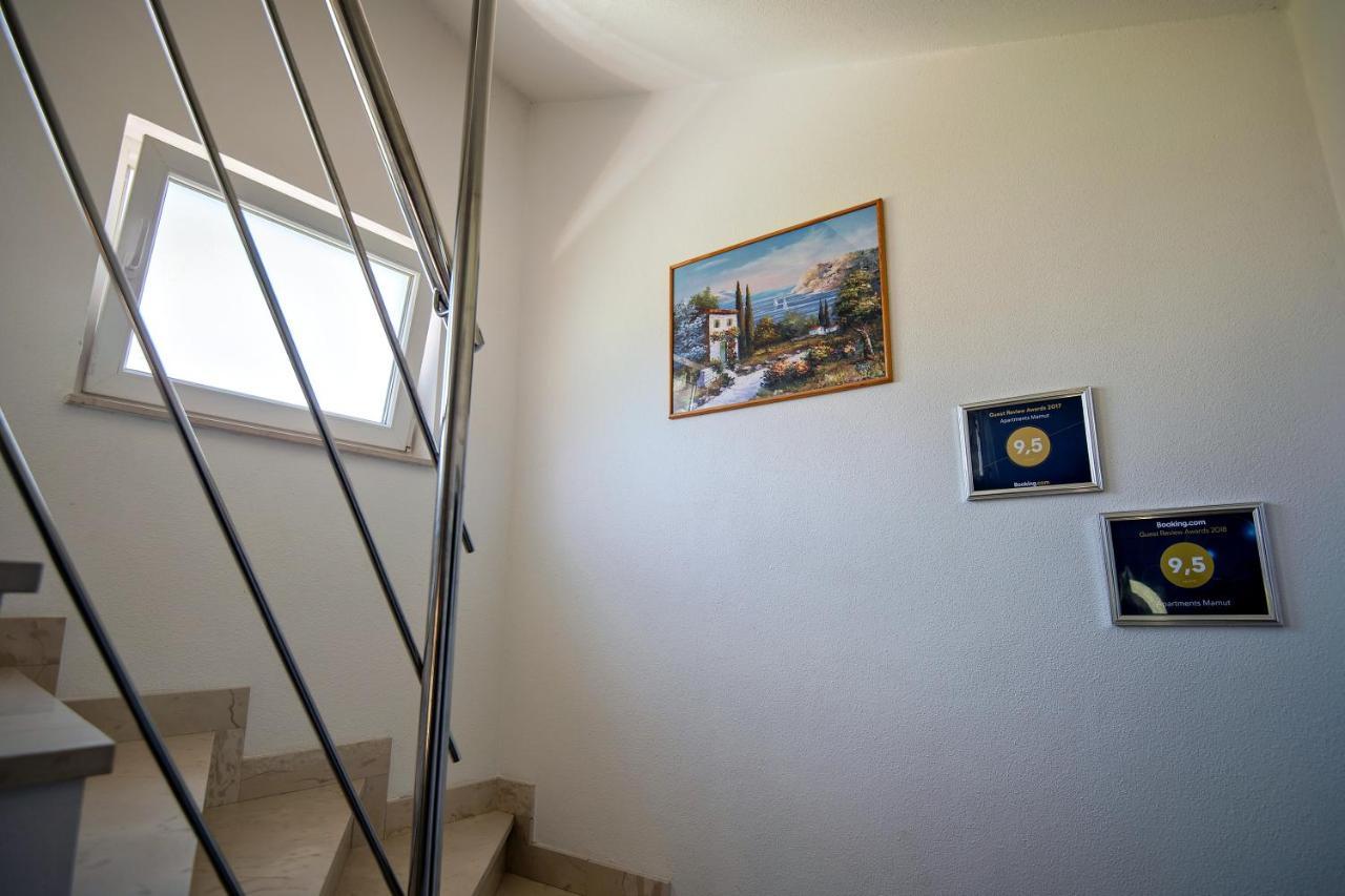 Apartments Mamut Trogir Exteriör bild