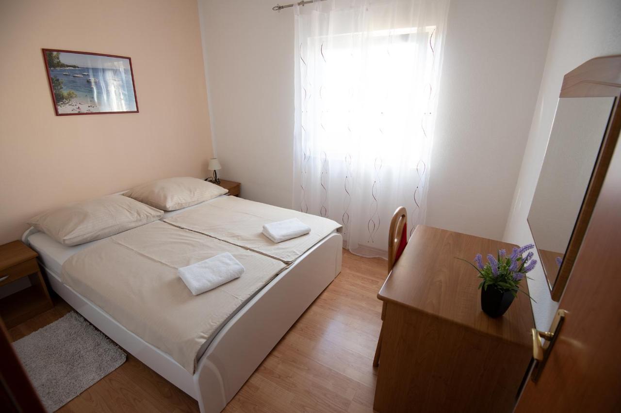 Apartments Mamut Trogir Exteriör bild