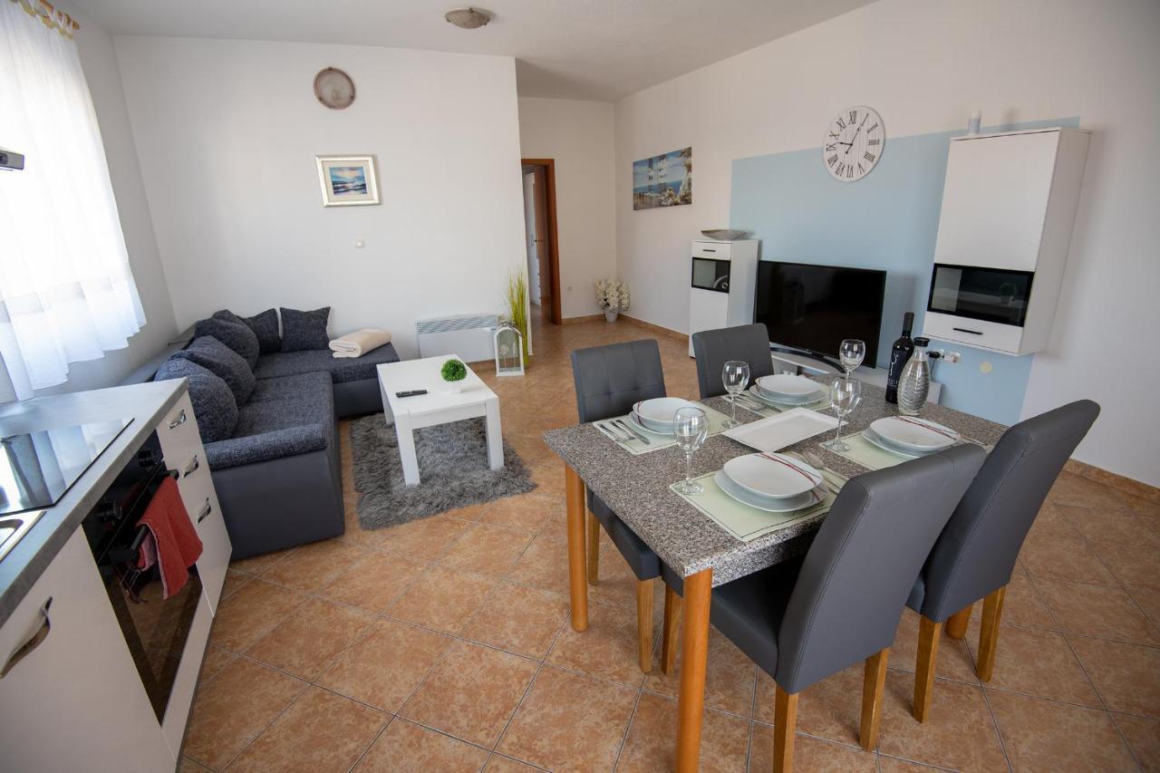 Apartments Mamut Trogir Exteriör bild