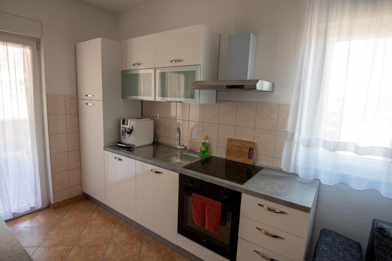 Apartments Mamut Trogir Exteriör bild