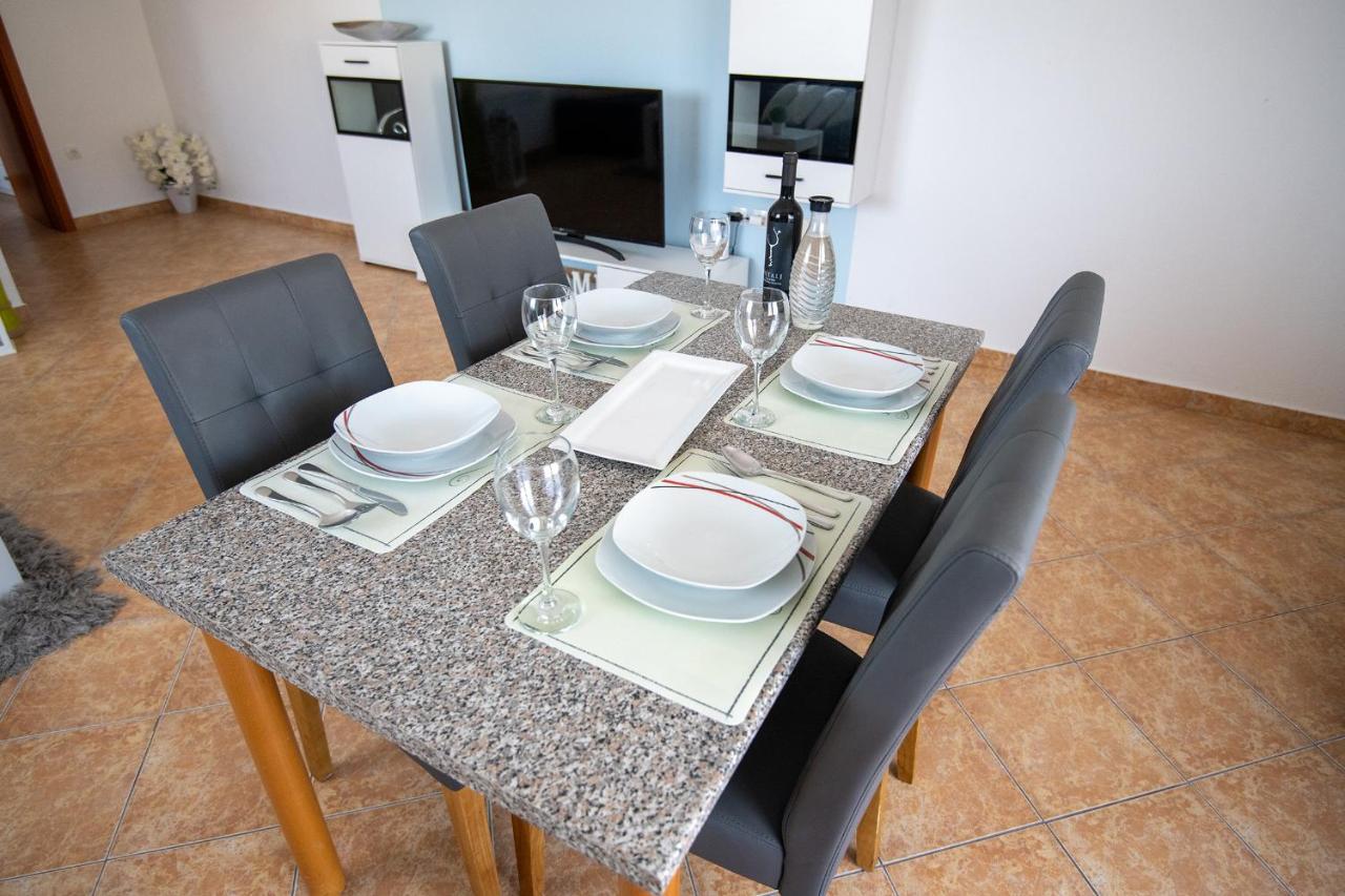 Apartments Mamut Trogir Exteriör bild