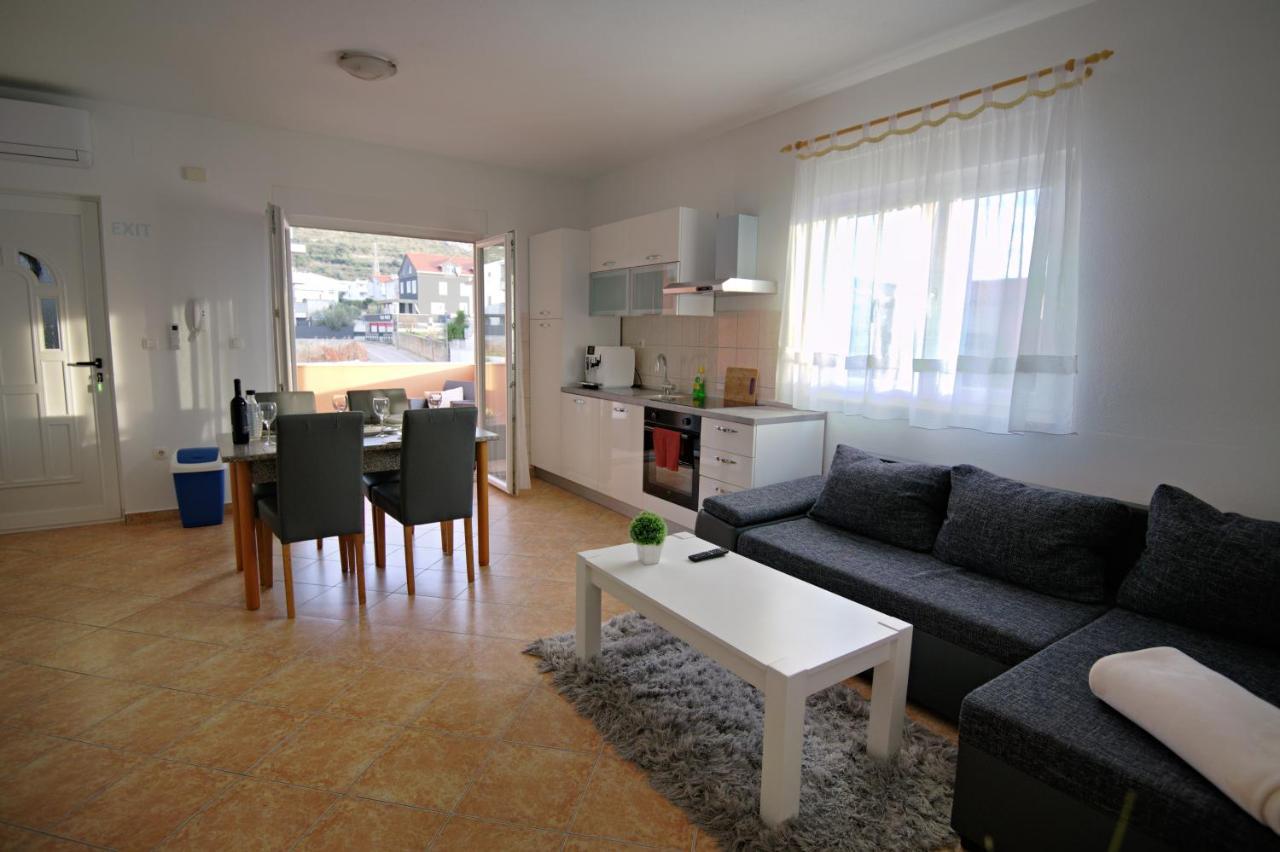 Apartments Mamut Trogir Exteriör bild