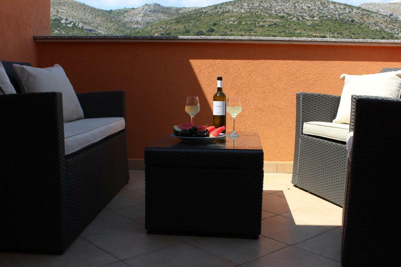 Apartments Mamut Trogir Exteriör bild
