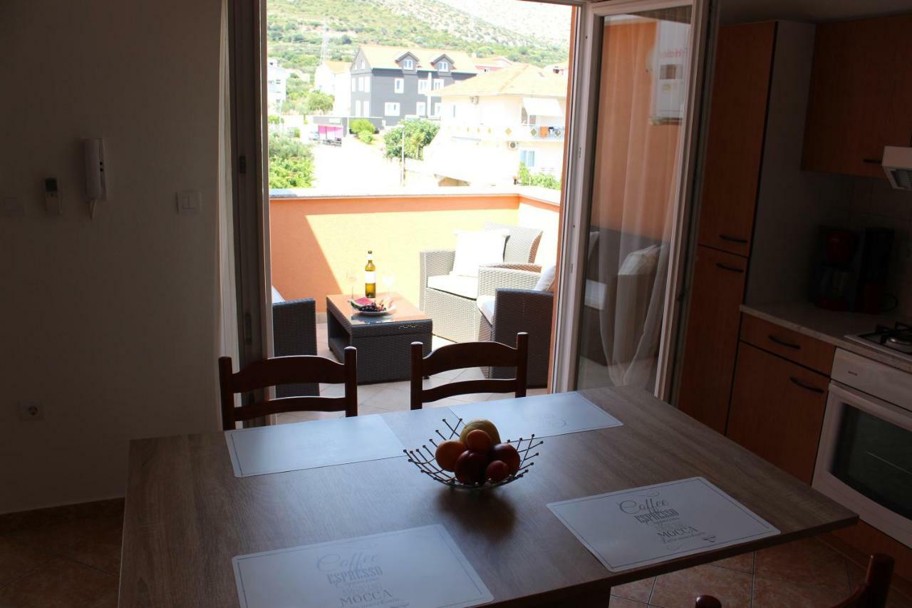 Apartments Mamut Trogir Exteriör bild
