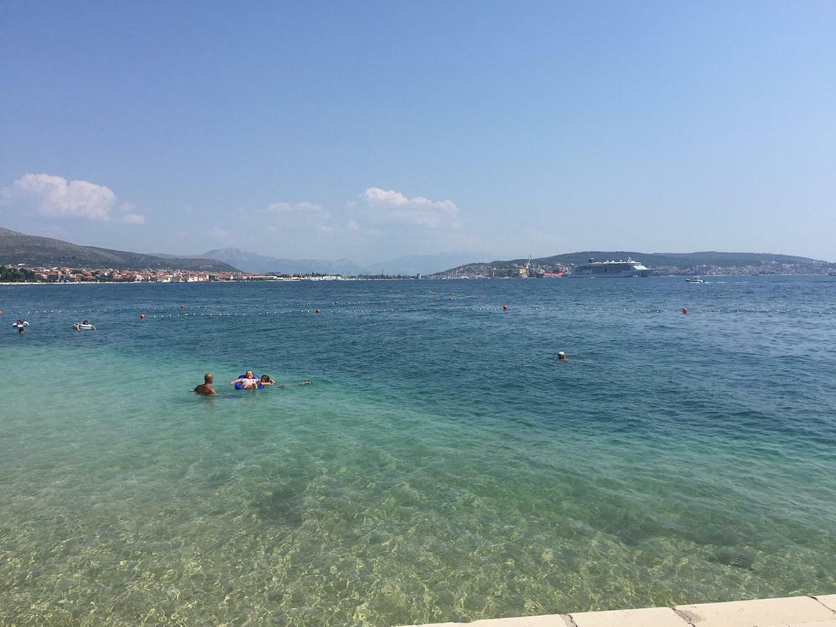Apartments Mamut Trogir Exteriör bild